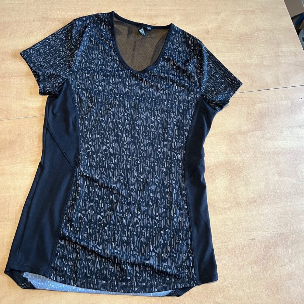 Active USA Black and Gray Short Sleeve Tee